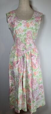 Vintage 80s SZ 8 Fit & Flare Floral Tea Dress Buttons Tie Back USA Cotton